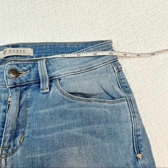 𝅺guess Mid Rise Wide Leg Cropped Raw Hem Vintage Denim Jeans Size 24 - Picture 5 of 9